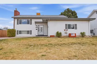 2130 Oakwood Lane, Pueblo, CO 81005 - Photo 2