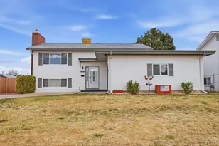 2130 Oakwood Ln, Pueblo, CO 81005 - Photo 2