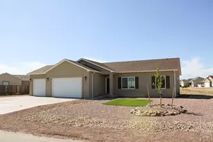 571 N Campbell Dr, Pueblo West, CO 81007 - Photo 32