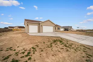 571 N Campbell Dr, Pueblo West, CO 81007 - Photo 26