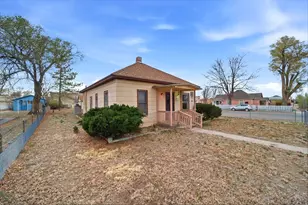 302 6th St, Fowler, CO 81039 - Photo 2