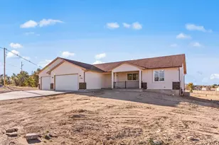 489 S Laporte Dr, Pueblo West, CO 81007 - Photo 2