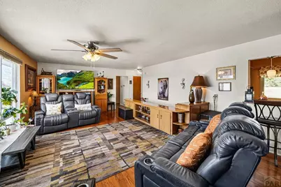 4011 Valley Dr, Pueblo, CO 81008 - Photo 4