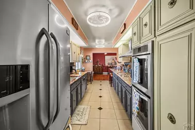 4011 Valley Dr, Pueblo, CO 81008 - Photo 10