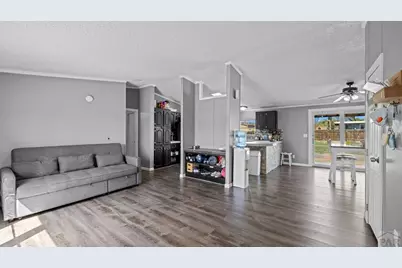 2519 E 10th St, Pueblo, CO 81001 - Photo 6