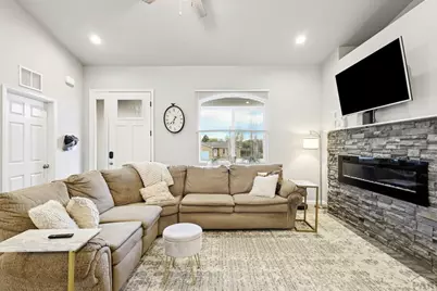 171 W Legend Dr, Pueblo West, CO 81007 - Photo 6
