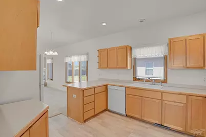 470 S Soaring Eagle Dr, Pueblo West, CO 81007 - Photo 10