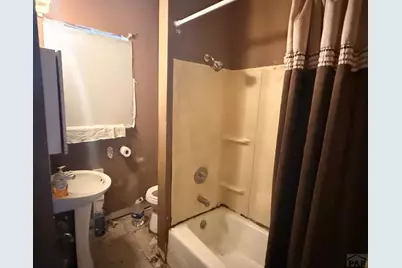 409 W 27th St, Pueblo, CO 81003 - Photo 6