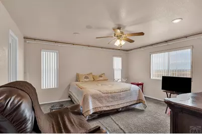 8 Pasadena Dr, Pueblo, CO 81005 - Photo 6
