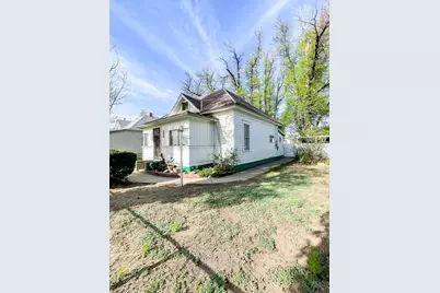 208 Lewis Ave, La Junta, CO 81050 - Photo 2