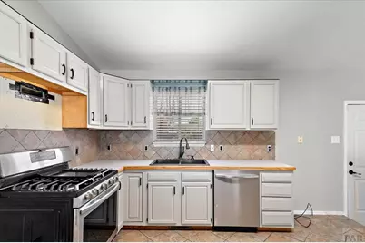 144 E Del Rio Dr, Pueblo West, CO 81007 - Photo 8