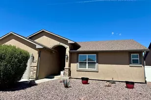 2321 Meadowlark Ln, Pueblo, CO 81008 - Photo 2