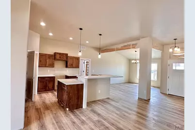 860 S McCulloch Ct, Pueblo West, CO 81007 - Photo 2