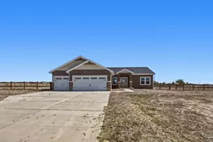 667 E Vermillion Dr, Pueblo West, CO 81007 - Photo 2