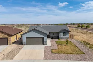 5508 Mark Twain Ln, Pueblo, CO 81008 - Photo 1
