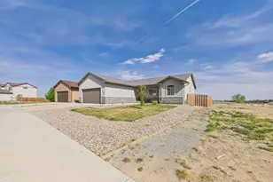 5508 Mark Twain Ln, Pueblo, CO 81008 - Photo 2