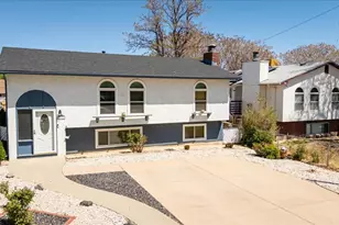 1817 E 18th St, Pueblo, CO 81001 - Photo 2