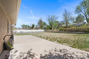 1618 Alexander Cir, Pueblo, CO 81001 - Photo 26