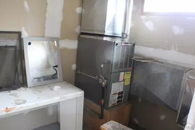 911 E 6th St, Pueblo, CO 81001 - Photo 24