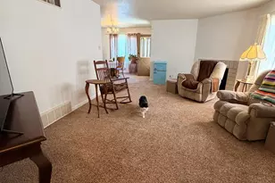 142 Douglas Ln, Pueblo, CO 81001 - Photo 8