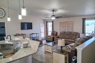 1183 Desert Cove Dr, Pueblo West, CO 81007 - Photo 2