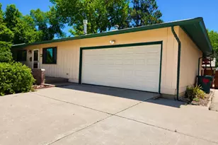 70 Caledonia Rd, Pueblo, CO 81001 - Photo 4