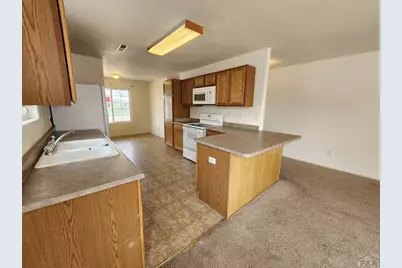 2220 Meadowlark Ln, Pueblo, CO 81008 - Photo 2