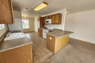 2220 Meadowlark Ln, Pueblo, CO 81008 - Photo 2