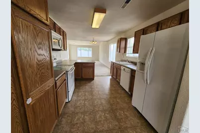 2220 Meadowlark Ln, Pueblo, CO 81008 - Photo 6