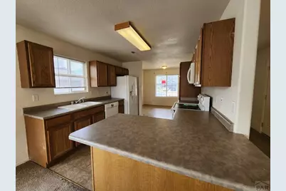 2220 Meadowlark Ln, Pueblo, CO 81008 - Photo 4