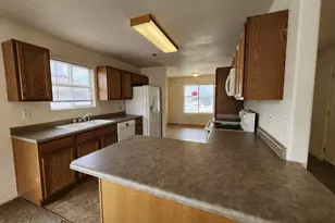 2220 Meadowlark Ln, Pueblo, CO 81008 - Photo 4