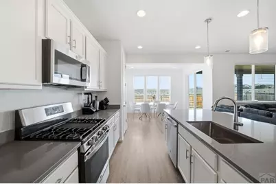 2213 Sunrise Ln, Pueblo, CO 81008 - Photo 10