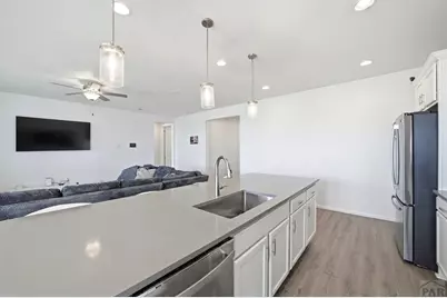 2213 Sunrise Ln, Pueblo, CO 81008 - Photo 12