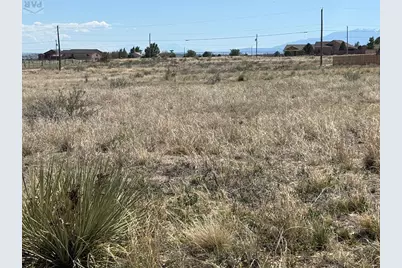 524 E Chadwick Dr, Pueblo West, CO 81007 - Photo 2