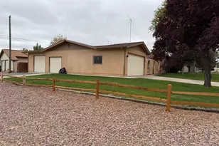 134 La Rochelle Dr, Pueblo, CO 81005 - Photo 2