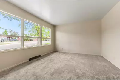 1806 Mackenzie Rd, Pueblo, CO 81001 - Photo 6