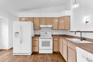 311 E Bond Dr, Pueblo, CO 81007 - Photo 8