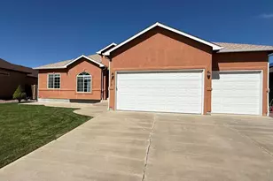 3313 Lions Pride Ln, Pueblo, CO 81005 - Photo 32