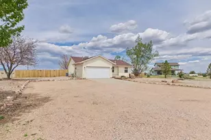 221 W Bywood Dr, Pueblo West, CO 81007 - Photo 2