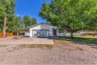 24860 Terry Ct, Pueblo, CO 81006 - Photo 2