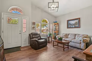 932 Pinecrest Dr, Pueblo, CO 81005 - Photo 6