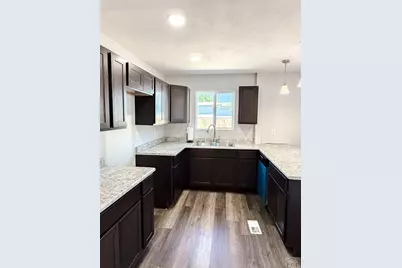 809 W 4th St, La Junta, CO 81050 - Photo 10