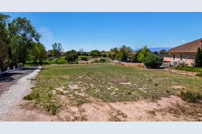 558 W Golfwood Dr, Pueblo West, CO 81007 - Photo 6