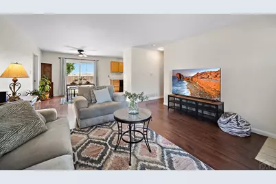 57 W Bonanza Dr, Pueblo, CO 81007 - Photo 4