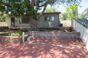 1629 Englewood Dr, Pueblo, CO 81005 - Photo 2