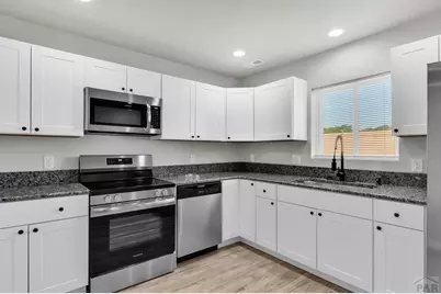 1130 Elm St, Pueblo, CO 81004 - Photo 10