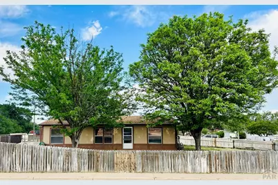 2137 W 20th St, Pueblo, CO 81003 - Photo 2