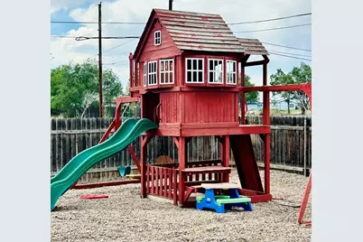 2137 W 20th St, Pueblo, CO 81003 - Photo 6
