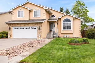 17 Trent Ct, Pueblo, CO 81005 - Photo 2