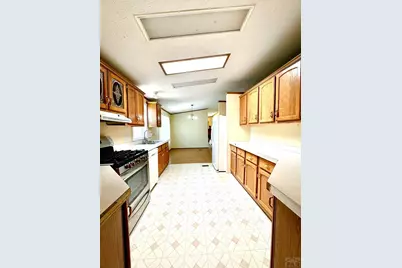 232 E Rolling Hills Dr, Pueblo, CO 81007 - Photo 14